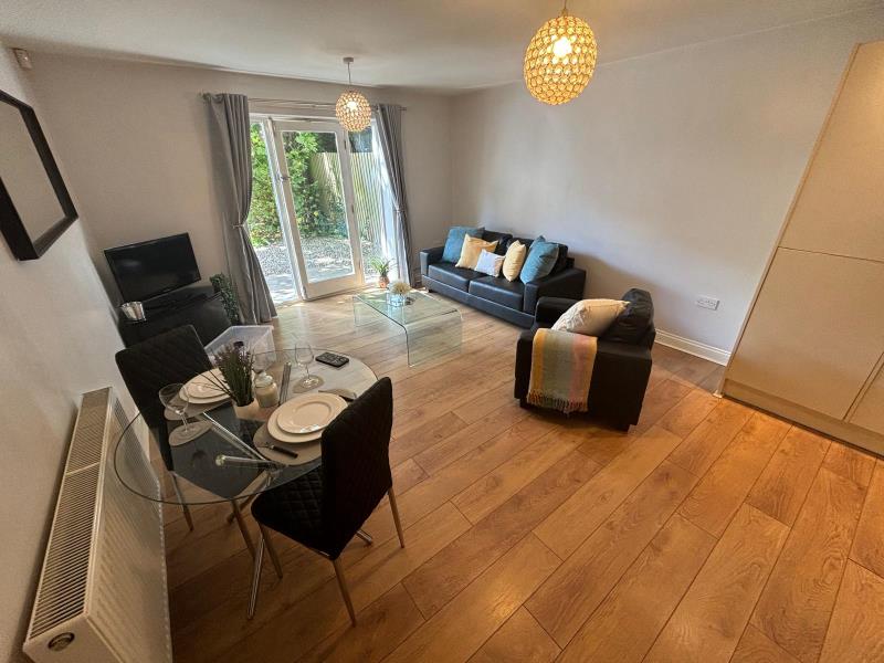 Photo of FB - 9 North Grange Road, LS6 2BR