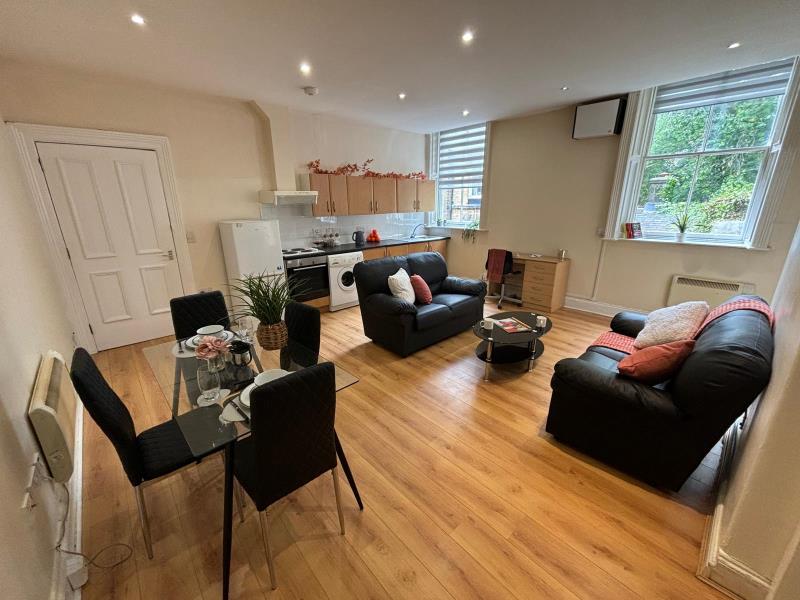 Photo of 6 Ridgeway, LS6 2DZ