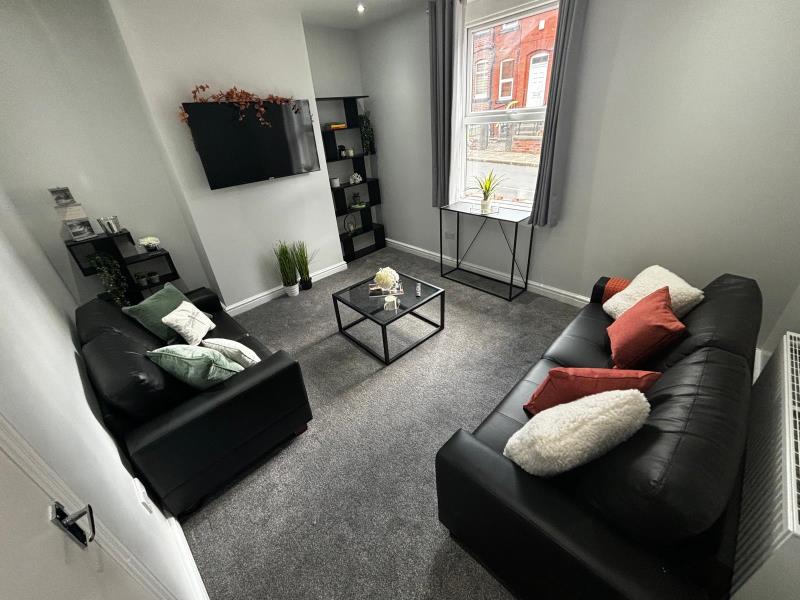 Photo of 2 Granby Grove, LS6 3BE